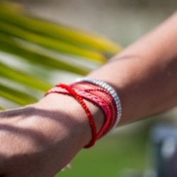 Bracelet manchette aimanté corail