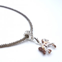 Collier de cristal nude argenté avec anneau et charm