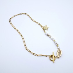 Golden shell and Freshwater pearl necklace