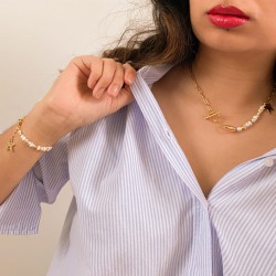 Collier doré à perles d'eau douce et coquillage