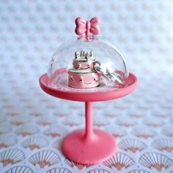 Wedding cake charm